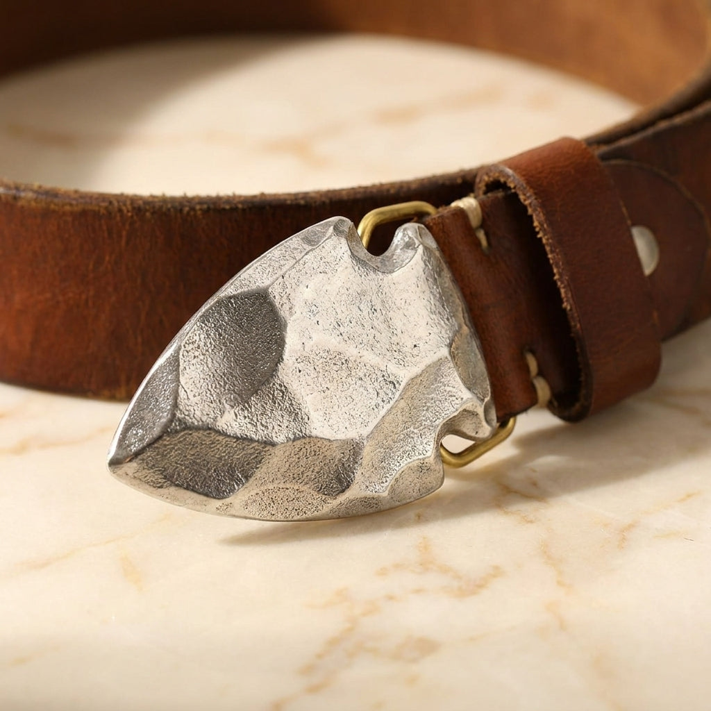 Forgio – Hammered Arrowhead Buckle Leather Belt