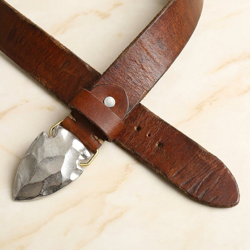 Forgio – Hammered Arrowhead Buckle Leather Belt